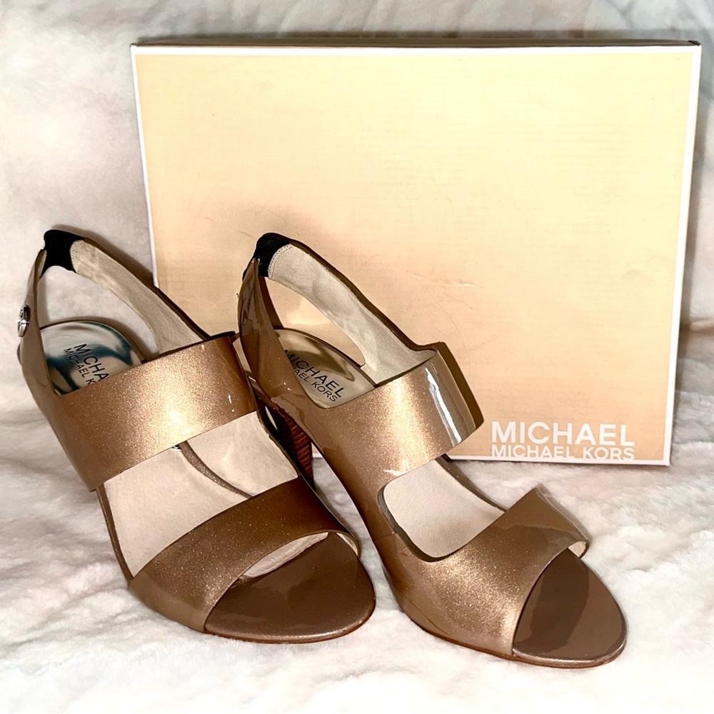 Rochelle open toe chunky strap sandal pearlized taupe by MICHAEL Michael Kors.
